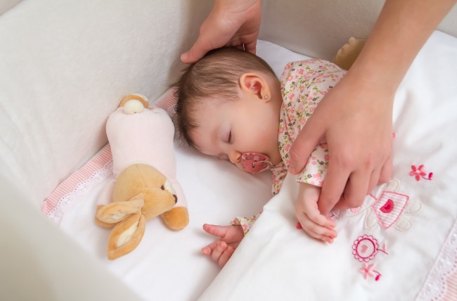 day versus night:teaching your baby the difference